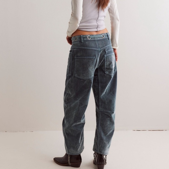 We the Free Blue Moxie Flocked Pull-On Barrel Jeans size 28 NWOT - Picture 3 of 11